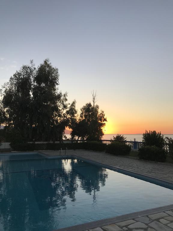 Cypriana Apartments Makry Gialos  Exterior photo